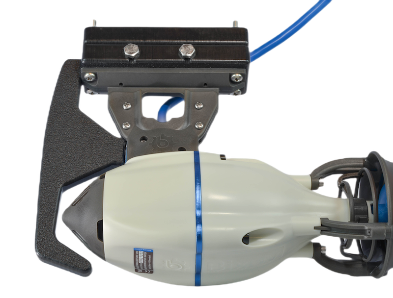 Top view of DIY POD Adapter with Bixpy J-2 Motor and blue power cable on transparent background.