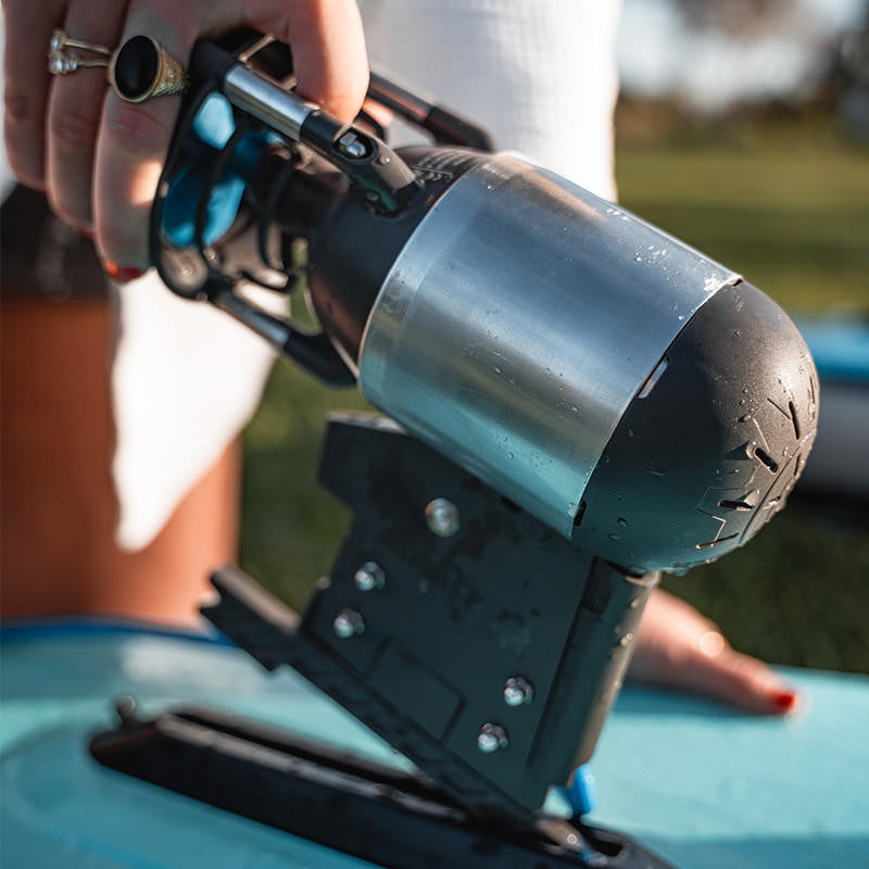 Attaching the Bixpy Jet Motor to a Paddleboard.
