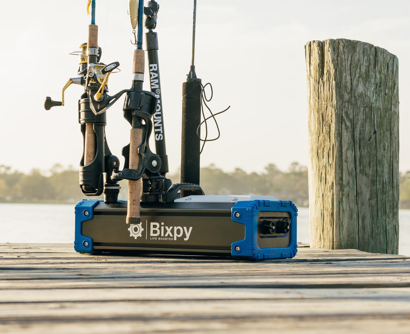 Bixpy battery with fishing rods