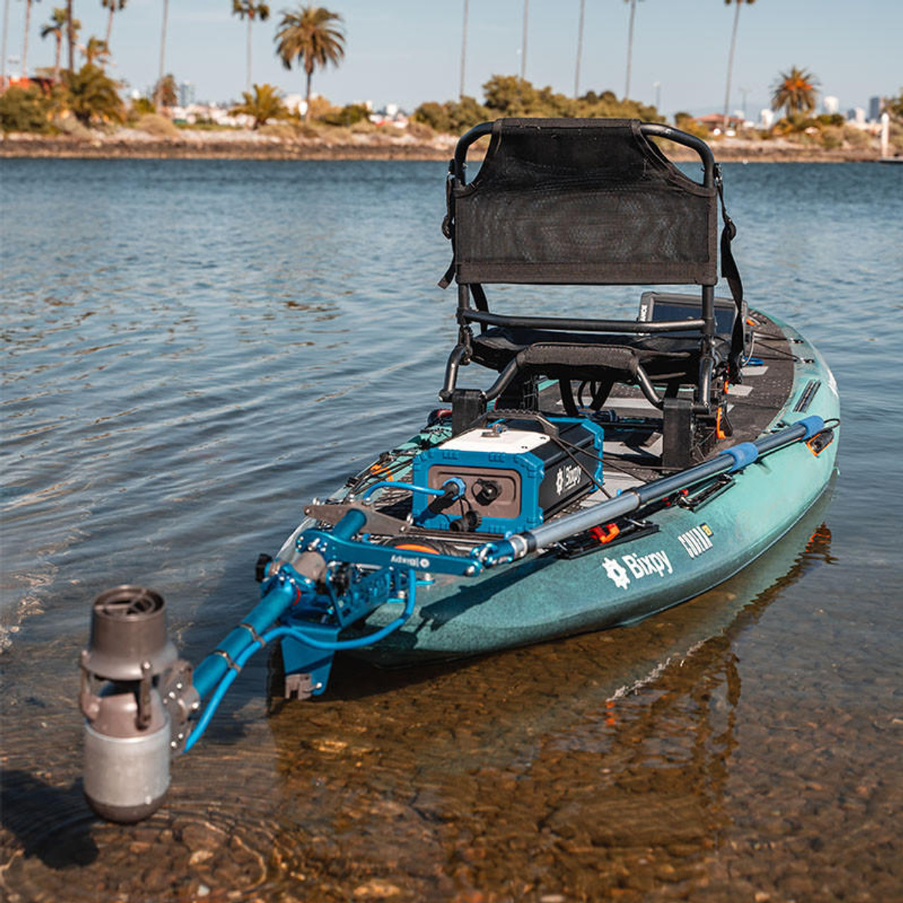 Bixpy outboard motor with battery and adapter